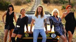 Julien Doré en road trip avec les L5 dans son dernier clip