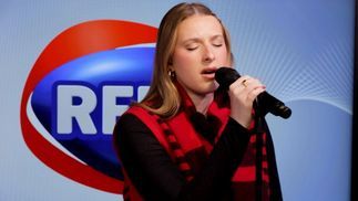 Helena : en live avec "Mauvais garçon" et "Tout a changé (rien n'a changé)"