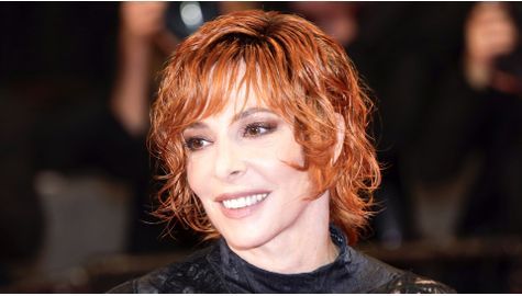 Mylène Farmer dévoile "C'est à qui le tour"